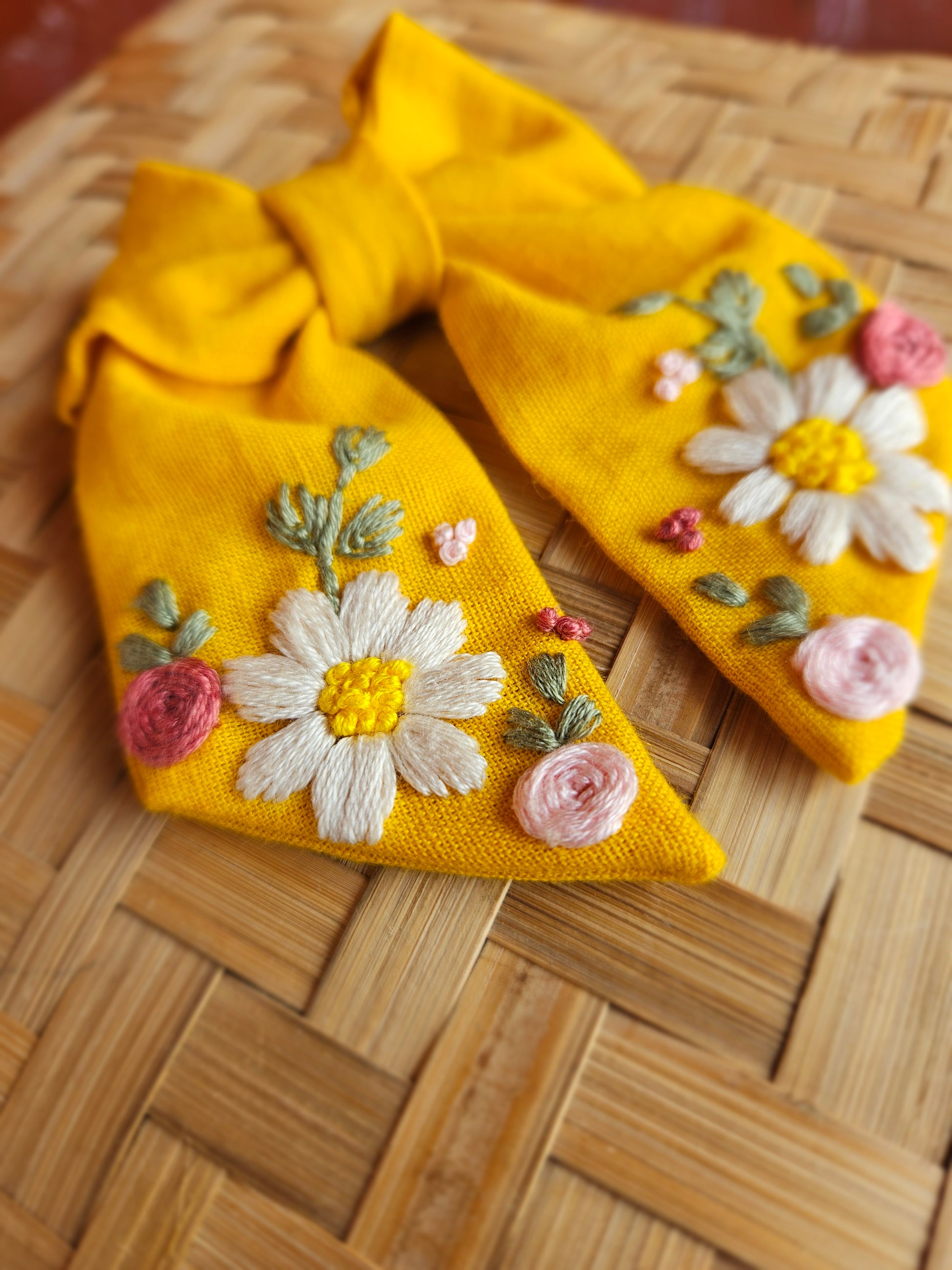 “Yellow sailor bow with hand embroidered daisy floral design – Rui.cares”
