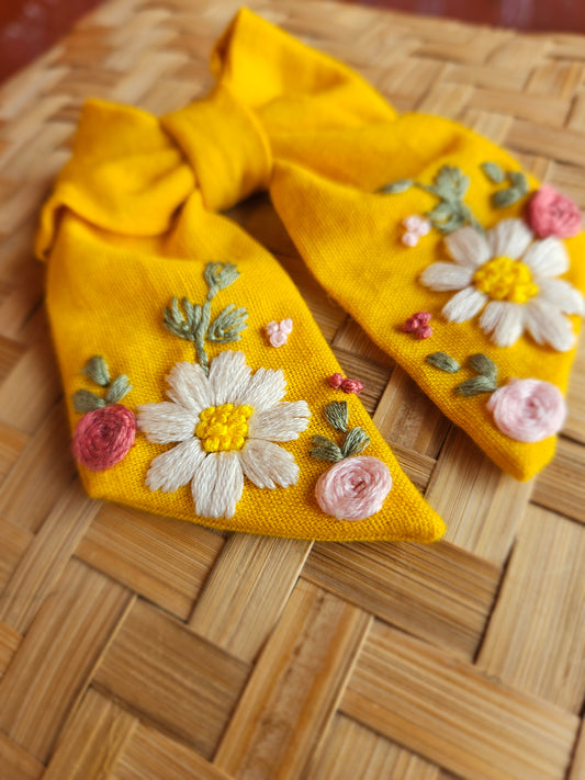 “Yellow sailor bow with hand embroidered daisy floral design – Rui.cares”