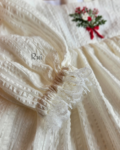 Sleeve cuff lace detailing on ivory festive baby dress – Rui.cares